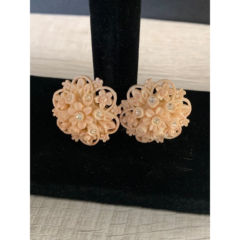 Vintage Featherweights Peach Floral Rhinestone Clip On Earrings Mid Century 72